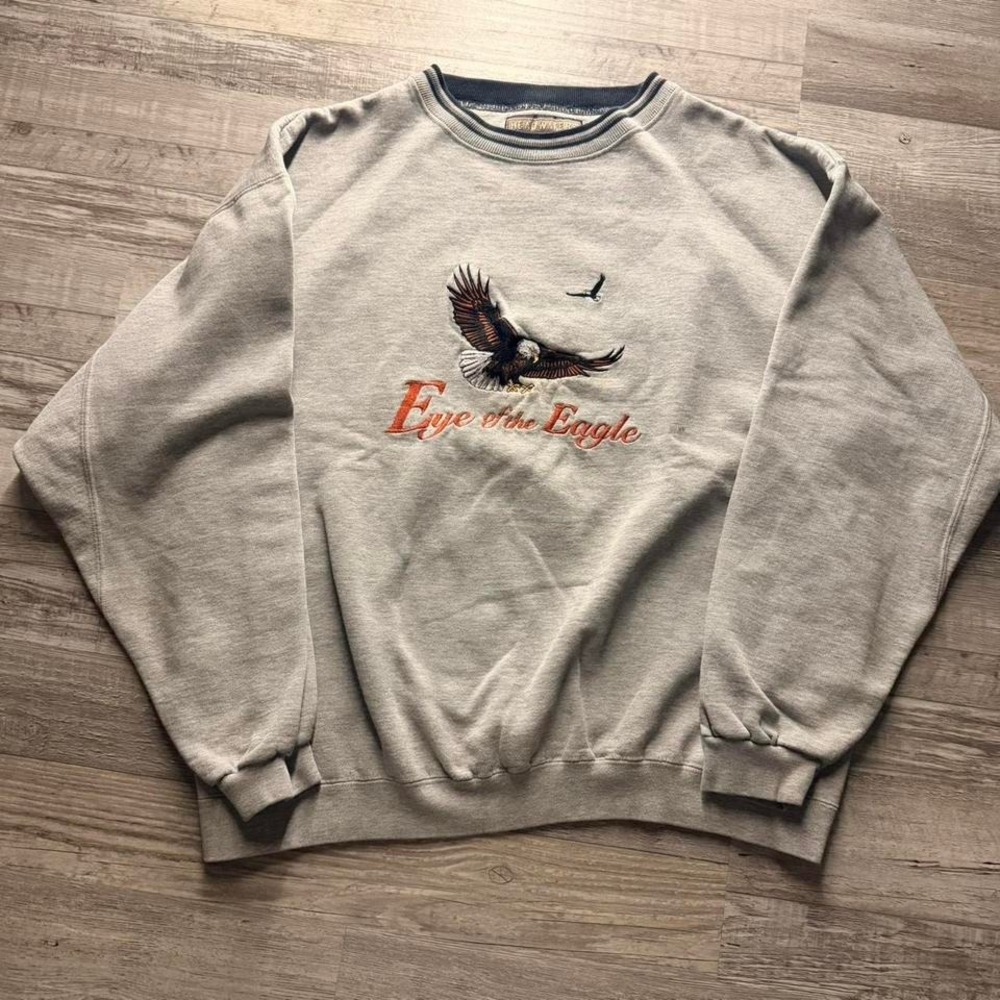 Boxy Fit Vintage Eagle Crewneck Sweatshirt 25x27 Embroidery Graphic